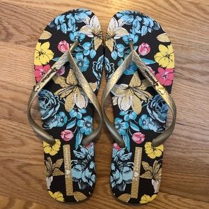 Brand new women’s size 9 flip flops